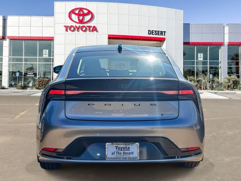New 2026 Toyota Prius Plug-In Hybrid FWD image 6