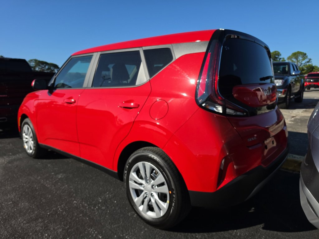 Certified 2023 Kia Soul S FWD image 15