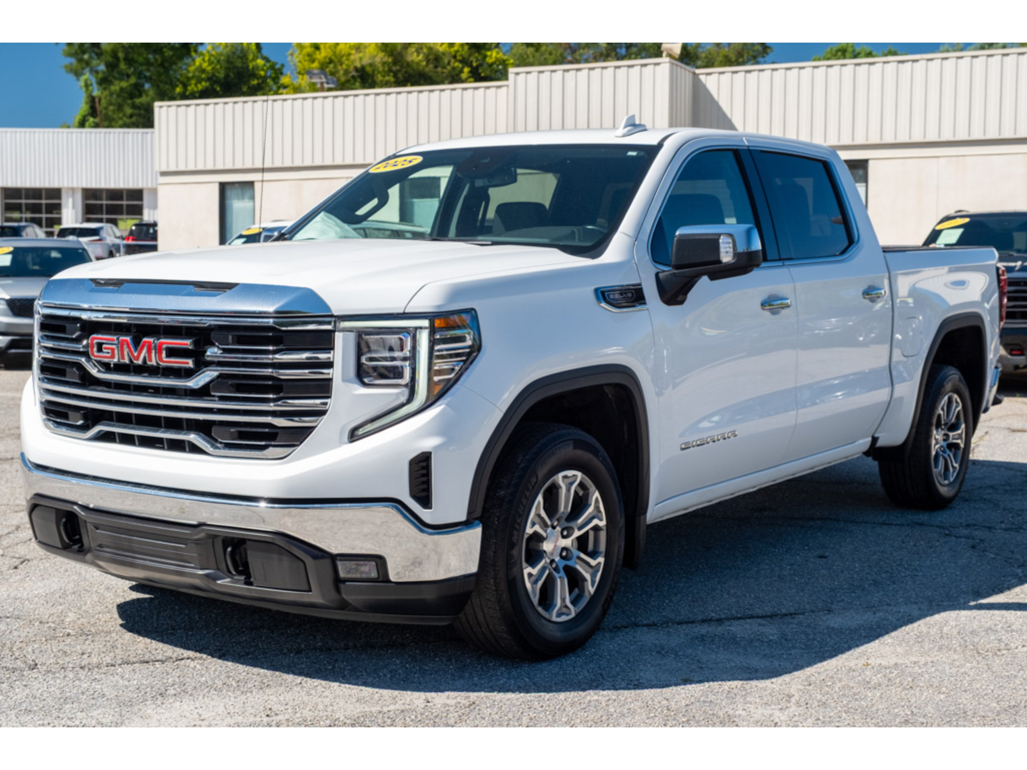 Used 2025 GMC Sierra 1500 SLT RWD image 4
