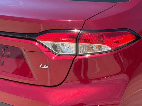 Used 2025 Toyota Corolla LE FWD image 5