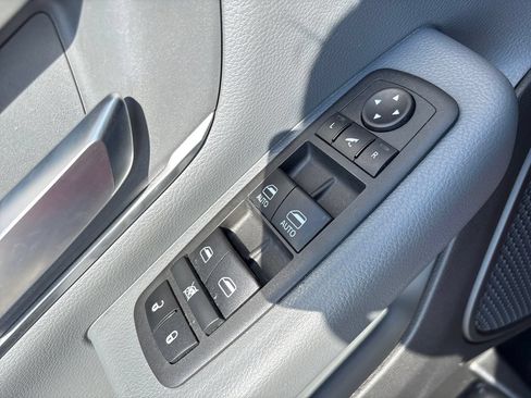 Used 2022 RAM 1500 Big Horn AWD/4WD image 11