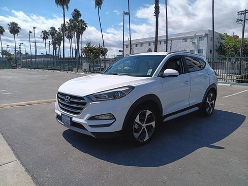 Used 2017 Hyundai Tucson Sport FWD image 3