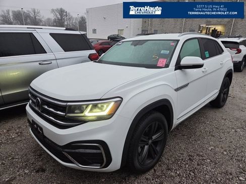 Used 2021 Volkswagen Atlas Cross Sport SE image 1