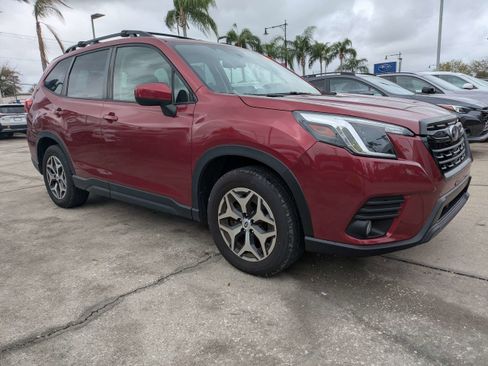 Used 2023 Subaru Forester Premium image 2