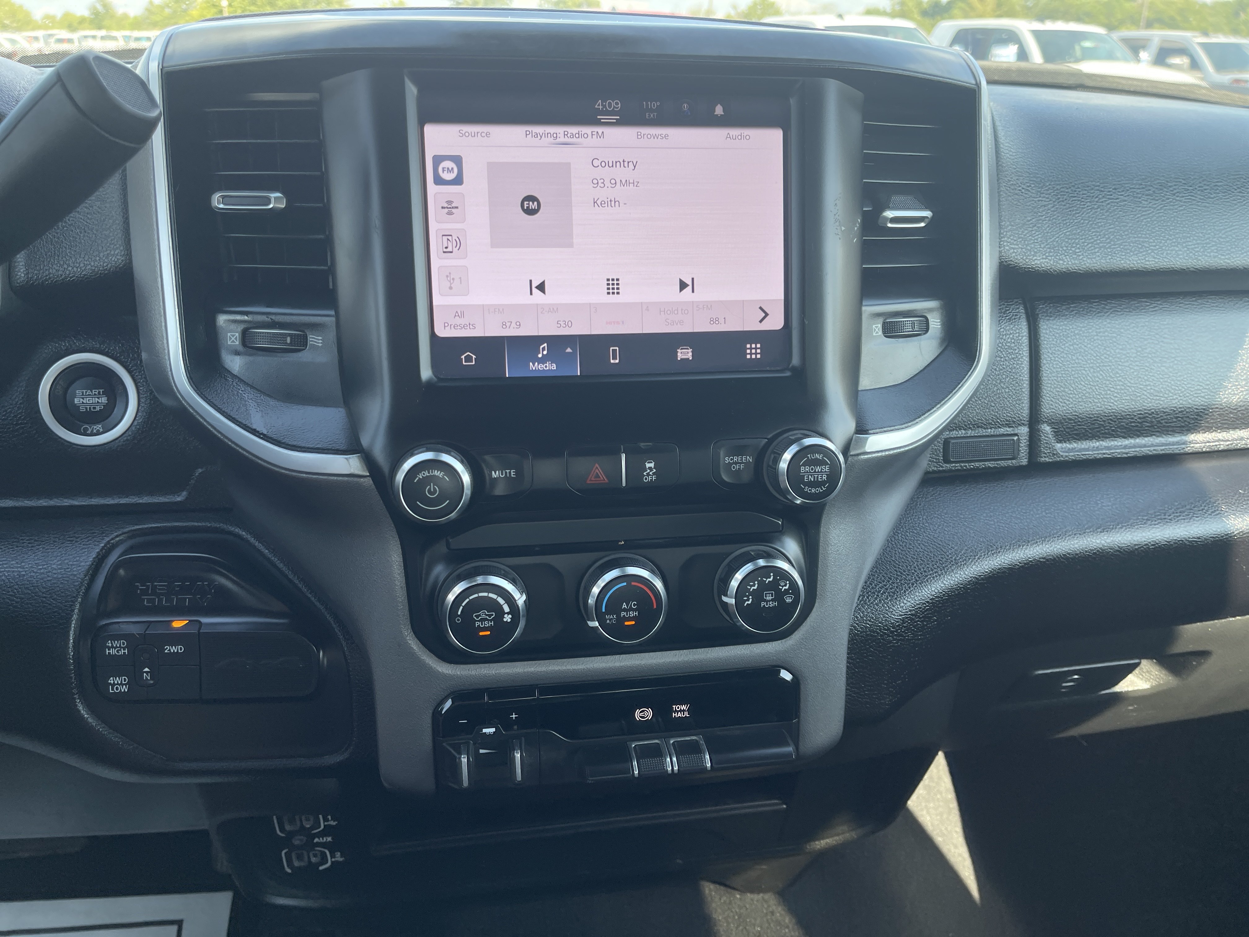 Used 2024 RAM 2500 Big Horn AWD/4WD image 25