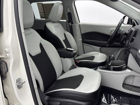 Used 2019 Jeep Compass Latitude w/ Popular Equipment Group image 34