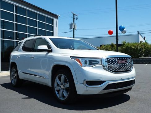 Used 2017 GMC Acadia Denali w/ Technology Package AWD/4WD image 3