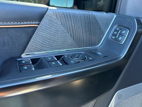Used 2024 Ford F250 Platinum w/ FX4 Off-Road Package AWD/4WD image 50