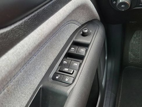 Used 2025 Jeep Compass Latitude AWD/4WD image 13