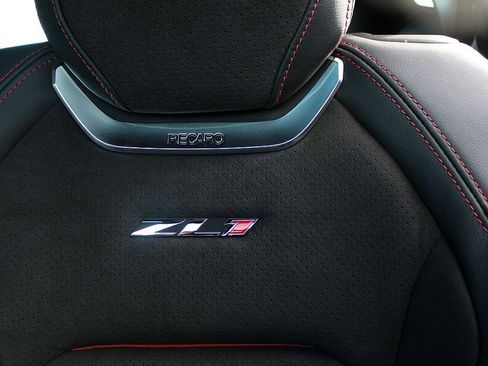 Used 2022 Chevrolet Camaro ZL1 image 29