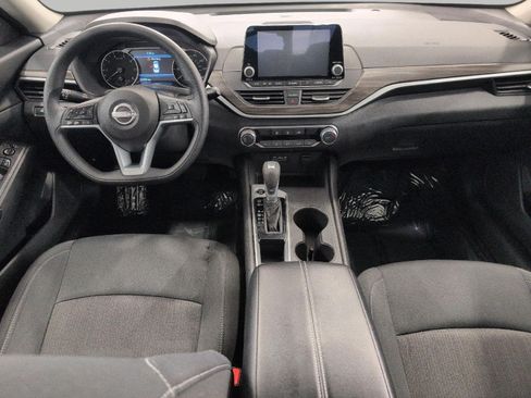 Used 2025 Nissan Altima 2.5 SV FWD image 6
