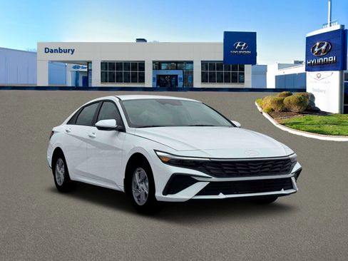 New 2026 Hyundai Elantra SE image 11