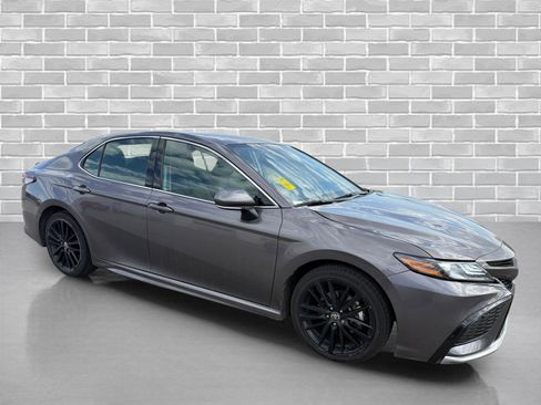 Used 2024 Toyota Camry XSE FWD image 5