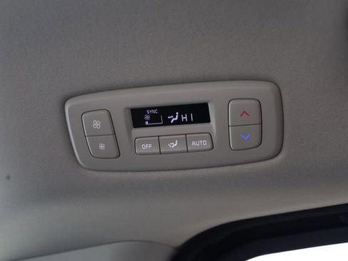 Certified 2025 Kia Carnival LXS image 27