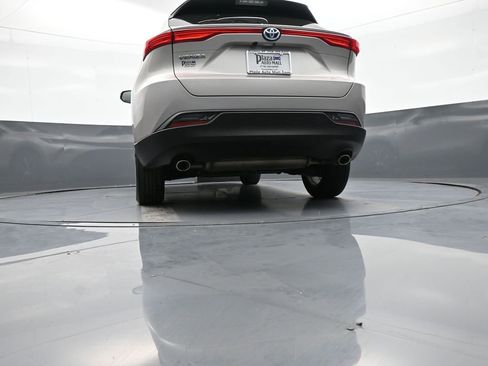 Certified 2023 Toyota Venza LE AWD/4WD image 30