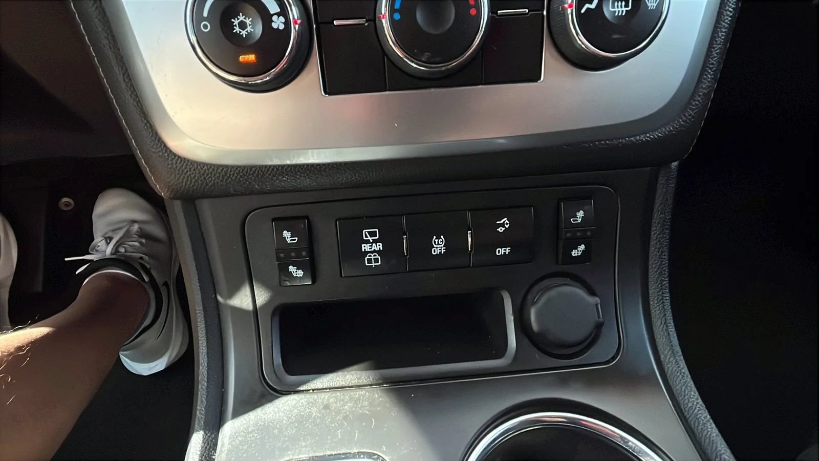 Used 2014 GMC Acadia SLE FWD image 14