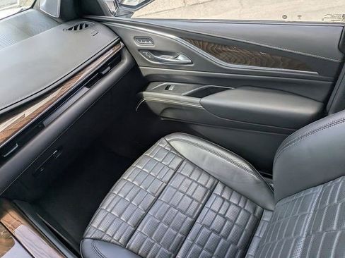Certified 2023 Cadillac Escalade ESV Sport Platinum w/ LPO, Floor Liner Package AWD/4WD image 16