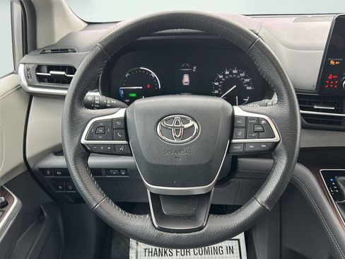 Used 2024 Toyota Sienna XLE image 14