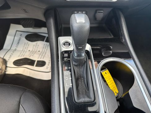 Used 2024 Nissan Altima 2.5 SV FWD image 23