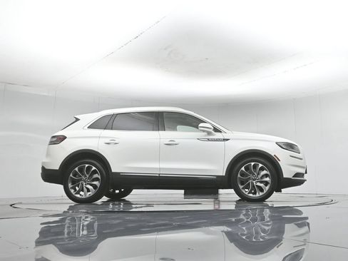 Used 2023 Lincoln Nautilus Reserve w/ Luxury Package AWD/4WD image 49