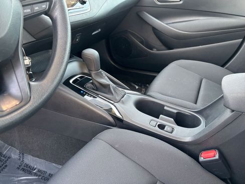 Used 2025 Toyota Corolla LE image 40