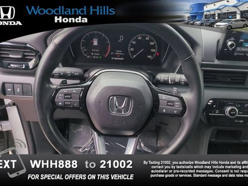 Used 2023 Honda Pilot Touring image 10
