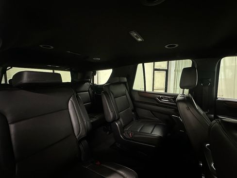 Used 2025 GMC Yukon Denali AWD/4WD image 22