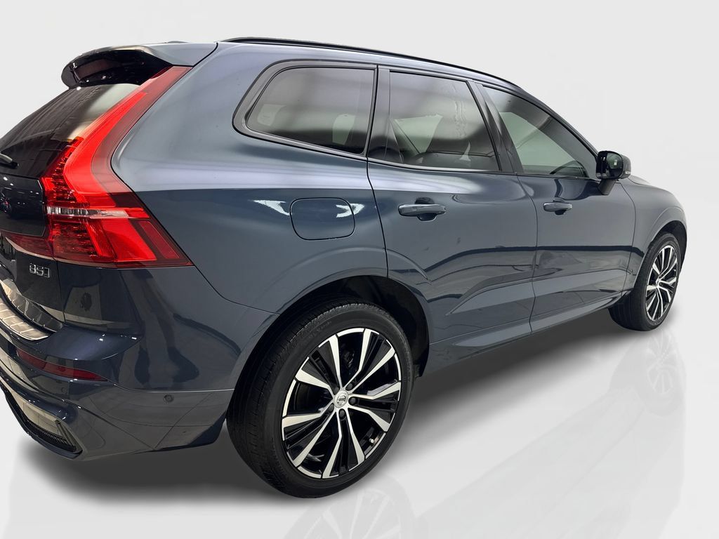 Used 2024 Volvo XC60 B5 Plus w/ Protection Package Premier AWD/4WD image 14