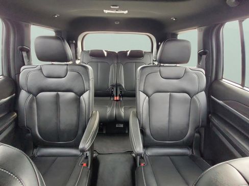 Used 2025 Jeep Grand Cherokee L Limited w/ Luxury Tech Group II image 19