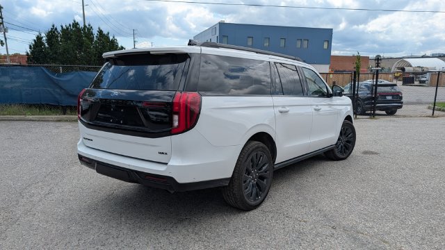 Used 2025 Ford Expedition Max Platinum w/ Stealth Appearance Package AWD/4WD image 5