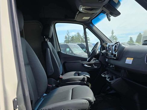 Used 2026 Mercedes-Benz Sprinter 2500 image 11
