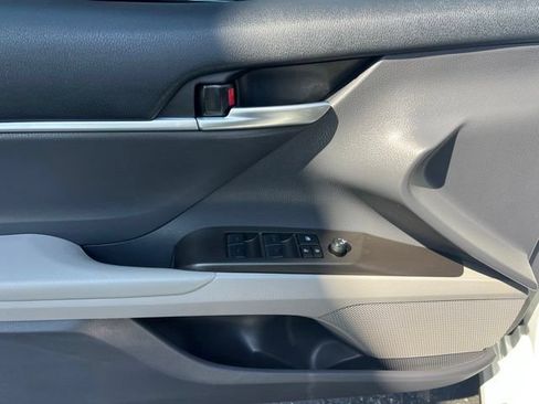 Used 2023 Toyota Camry SE FWD image 6