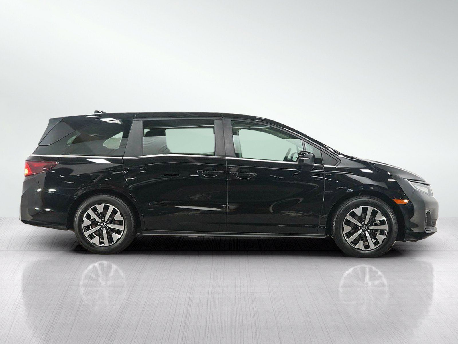 Used 2025 Honda Odyssey EX-L image 6