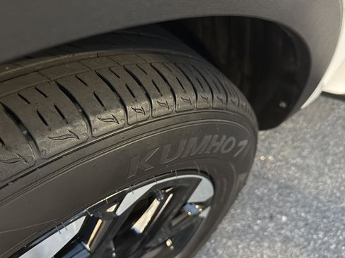 Used 2024 Kia Sorento S image 37