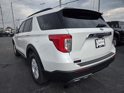 Used 2024 Ford Explorer XLT w/ Equipment Group 202A AWD/4WD image 38