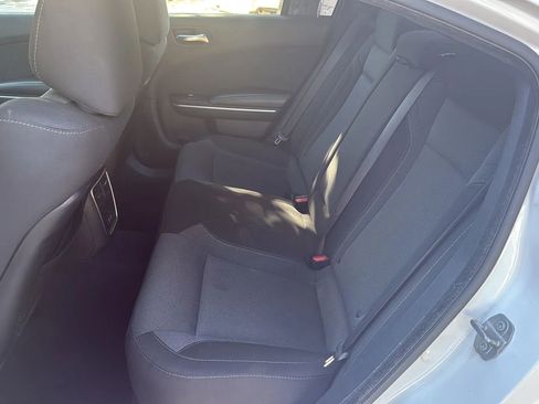 Used 2019 Dodge Charger SXT RWD image 16