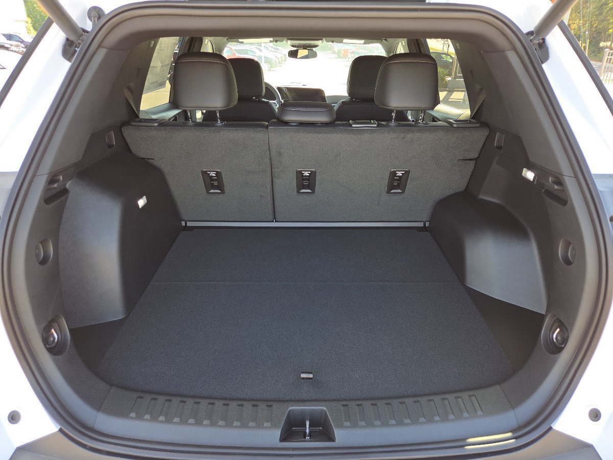 New 2027 Chevrolet Equinox LT w/ Convenience Package II FWD image 23