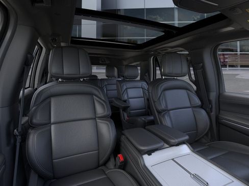 New 2026 Lincoln Navigator Reserve w/ Jet Appearance Package image 10