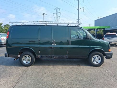 Used 2009 Chevrolet Express 3500 RWD image 4