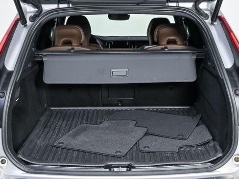Certified 2023 Volvo XC60 B5 Plus w/ Protection Package Premier AWD/4WD image 30