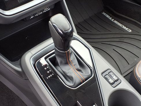 Used 2025 Subaru Crosstrek 2.5i Limited w/ Crosstrek Mirror Package image 18