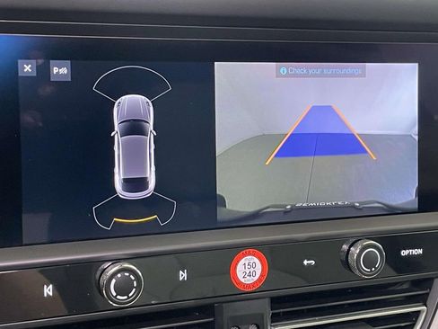 Used 2024 Porsche Macan image 31