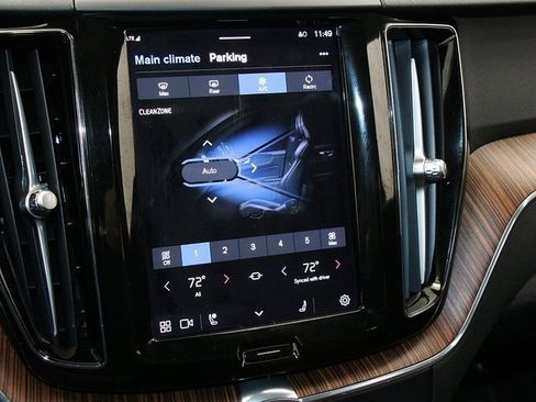 Used 2023 Volvo XC60 B5 Plus w/ Protection Package Premier image 18