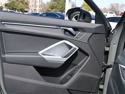 Certified 2025 Audi Q3 2.0T Premium Plus w/ Premium Plus Package image 17