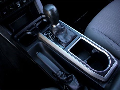 Used 2019 Toyota Tacoma TRD Sport image 17