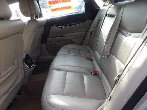 Used 2013 Cadillac XTS Luxury image 7