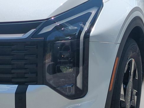 New 2026 Kia Sportage LX FWD image 24