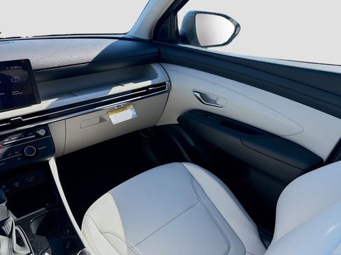 New 2026 Hyundai Tucson SE image 16