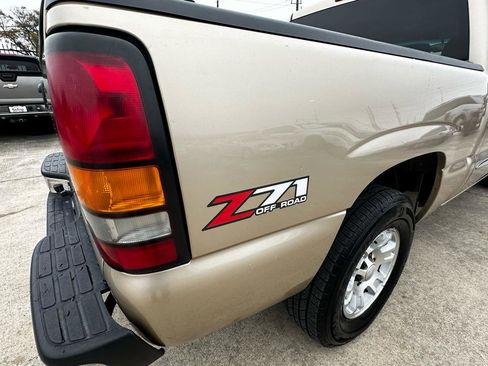 Used 2005 GMC Sierra 1500 SLE w/ Off-Road Package image 51