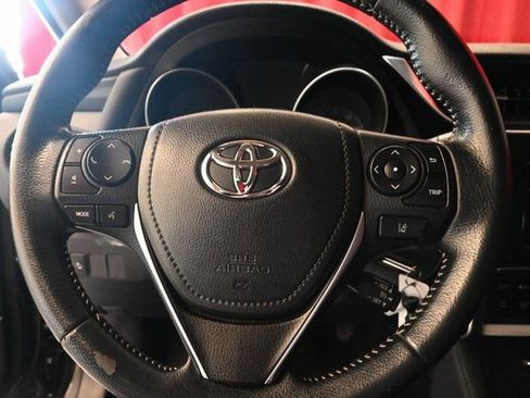 Used 2017 Toyota Corolla iM image 10